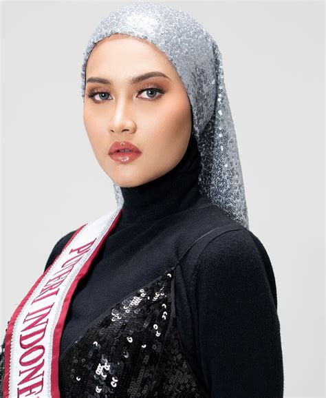 Cantiknya Dwi Annisa Finalis Putri Indonesia 2023 Berhijab Asal Aceh