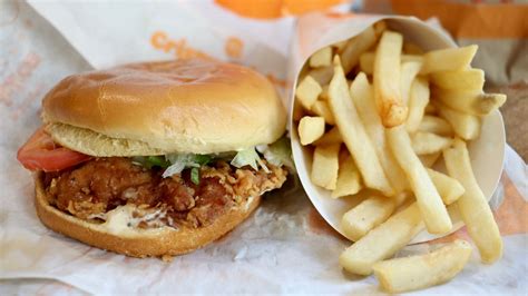 Burger Kings Royal Crispy Chicken Sandwich Is Getting An Italian Makeover