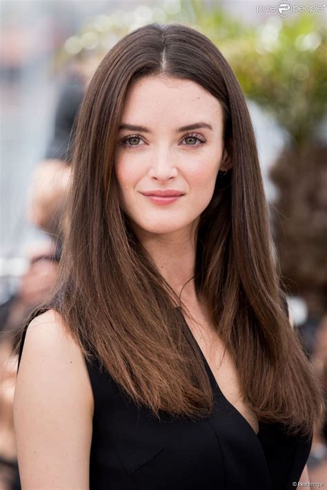 Classify French Canadian Model And Actress Charlotte Le Bon