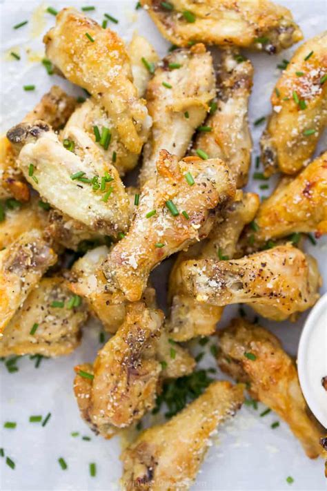 Best Crispy Baked Garlic Parmesan Chicken Wings | Easy ...