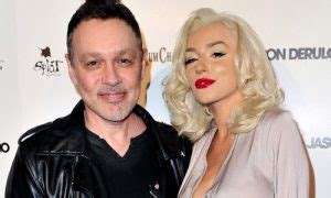 Courtney Stodden And Doug Hutchison Divorcing Celeb Dirty Laundry