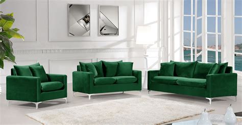 Naomi Velvet Living Room Set Green By Meridian Furniture Furniturepick