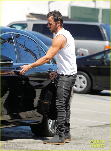 Photo Justin Theroux Muscles Up After Tuesday Afternoon Workout 03