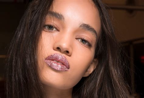 Best Glitter Lipsticks To Add Sparkle To Your Look Sparkly Lip Products