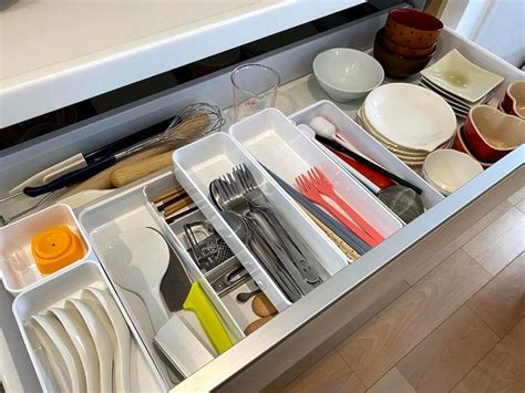 Innovative by nature 8 by yooxの2020年秋冬コレクションをひと足早くお届け! パナソニック ラクシーナのカップボードの収納例!4段引出しと ...