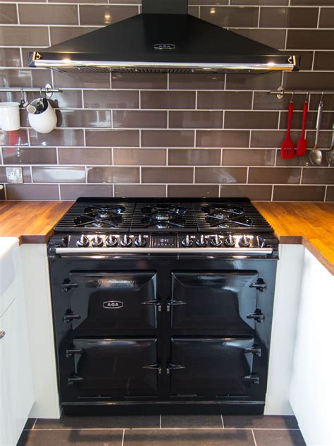 Z the right hand upper oven is a conventional oven which means that the heating elements are in the top and under the base of the oven compartment. My new Aga Six Four & Aga Masterchef XL hood. | Home ...