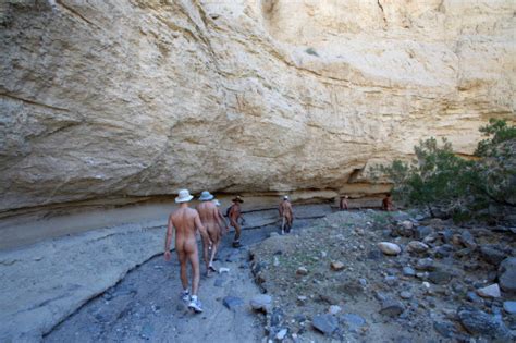 Thumbs Pro Naktivated Nudehiking Hiking Mecca Hills Need To Find A