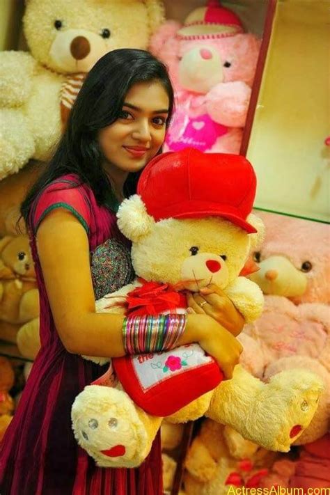 Nazriya Nazim Navel Show Actress Album