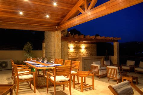 Available with motion sensor as well as in different designs, styles and finishes. 9 Enchanting Outdoor Lighting Ideas for Your Home