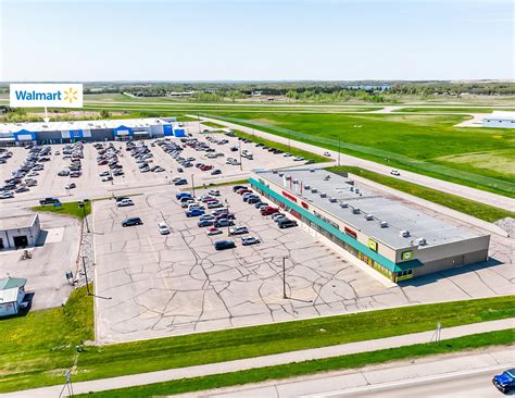 Detroit Lakes Shopping Center - Levy Retail Group