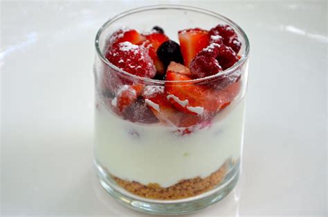 Verrines De Fromage Blanc Aux Fruits Rouges Et Speculoos La P Tite Cuisine De Pauline