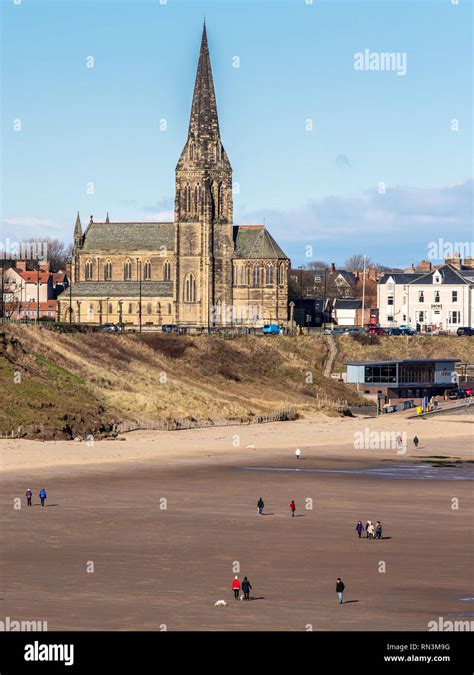 People Walking On Tynemouth Beach Hi Res Stock Photography And Images