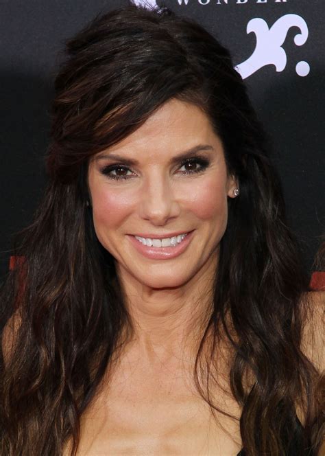 Sandra Bullock Demonstrates One Makeup Move That S EVERYTHING In The
