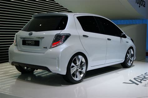 Toyota Yaris Hsd Hybrid Reviews Prices Ratings With Various Photos