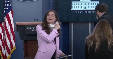 Trump Calls Out Faker Cnn Reporter After Shes Caught Removing Mask At Press Briefing The
