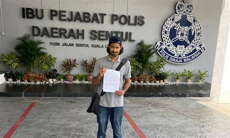 Balai polis selayang, batu caves, malaysia. Yusoff Rawther lapor polis, serah SD dakwa dicabul Anwar