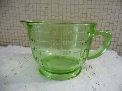 VINTAGE Green Depression Glass 2 Cup 16 Oz Measuring Cup W Spout