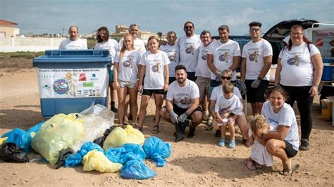 M S De Voluntarios Participan En La Sexta Edici N De M Por Las