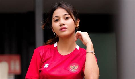 Profil Dan Biodata Shafira Ika Putri Umur Agama Ig Bek Cantik Timnas Sepak Bola Indonesia
