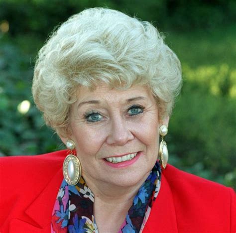 Liz Dawn Encourages Others After Pace Maker Fitted Daily Mail Online