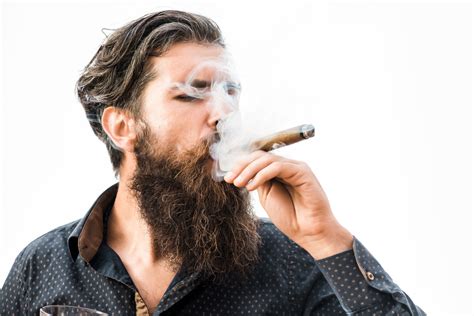 The Complete Guide On How To Smoke Cigars Decobizz Lifestyle Blog