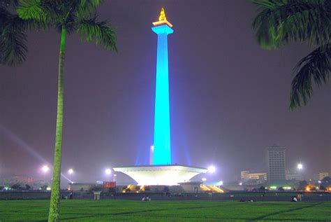 Monas Makin Cantik Dengan Led Warna Warni Republika Online