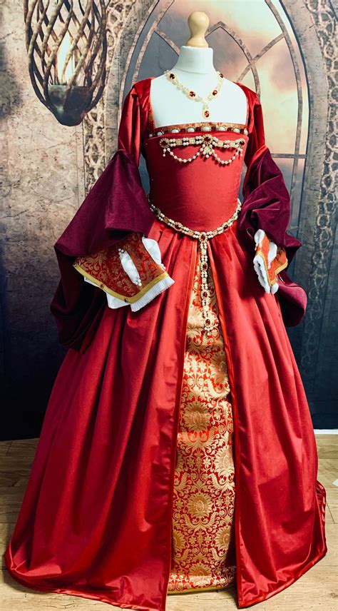 Real Silk Velvet Tudor Gown Etsy Uk In Tudor Gown Tudor Dress