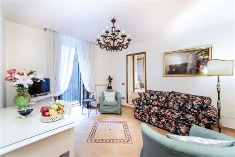 La Stanza Di Zia Odette Apartment For Rent In Naples For 4 People