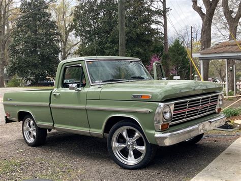 Ford F100 Image Gallery