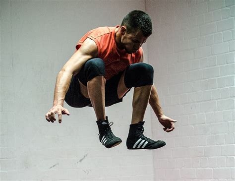 Try Out This 2 Exercise Routine For An Explosive Vertical Jump