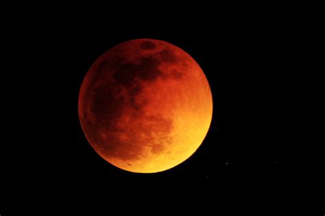 Special moon events in 2021. Red Moon - WeNeedFun