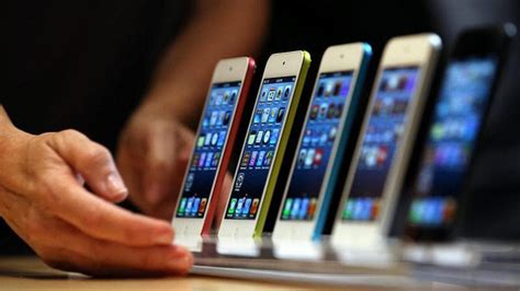 Apple Says 9 Million Iphones Sold In Launch Topping Forecasts Al