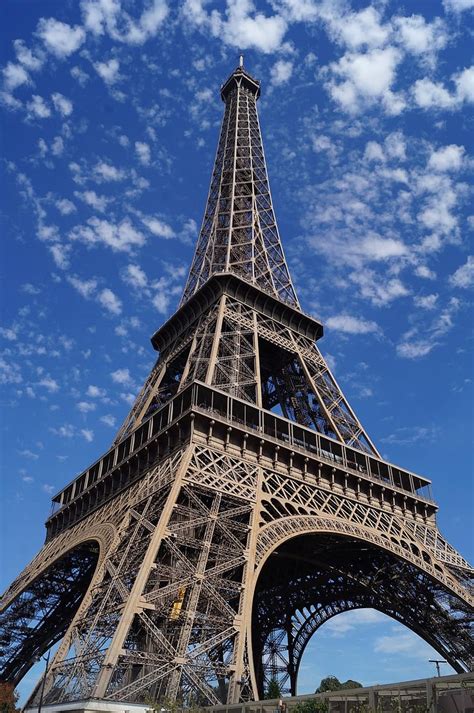 Eiffel Tower Sky Sunny Paris France Tower Eiffel Landmark