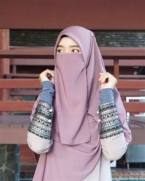outfit hijab pakai topi inspirasi fashion