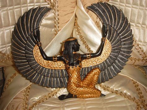 Maybe you would like to learn more about one of these? Isis Wandrelief Ägypten Göttin neu 26 Goldschwarz Ausverkauft