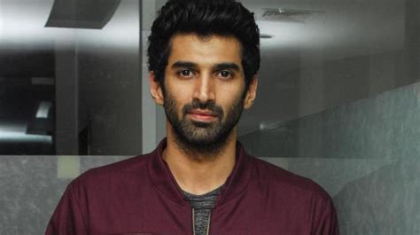 He made his film debut with a very small role in london dreams (2009) and then he played supporting roles in action replayy (2010) and guzaarish (2010). Aditya Roy Kapoor Age, Height, Weight, Girlfriend, Salary ...