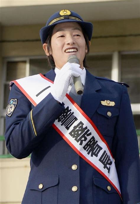 Check spelling or type a new query. ソフト上野選手が一日署長 小学生に交通安全呼び掛け - 読んで ...