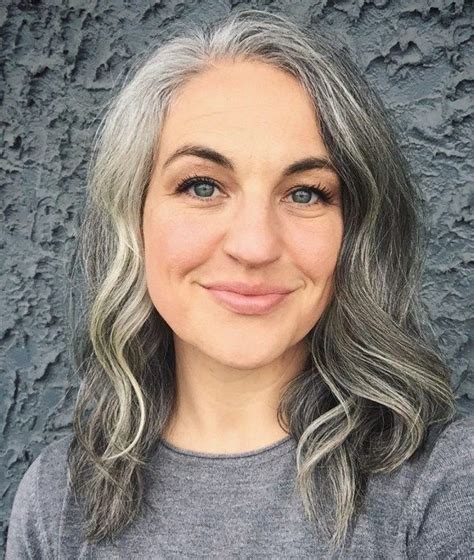 Transitioning To Gray Hair 101 New Ways To Go Gray In 2024 Hadviser Gray Hair Growing Out