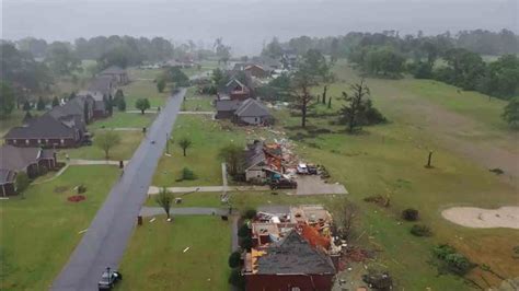 Homes Damaged As Tornadoes Strike Mississippi Alabama The Weather