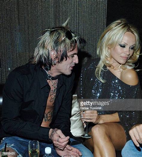 Pamela Anderson And Tommy Lee At The Heart Bar At Planet Hollywood
