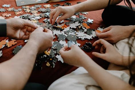 How To Choose The Right Jigsaw Puzzle For Your Skill Level Jigsaw
