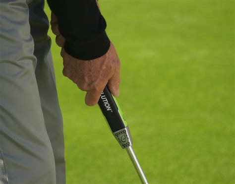 The flat cat tak putter grip has a unique rubber wrapped foam core that provides improved feedback and control. Lamkin Flat Cat Solution: A grip designed with the yips in ...