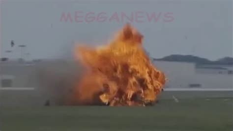 Pilot Wing Walker Die In Crash At Ohio Air Show Youtube
