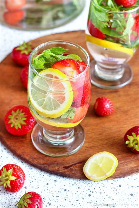 Strawberry Lemon Infused Water Dan330