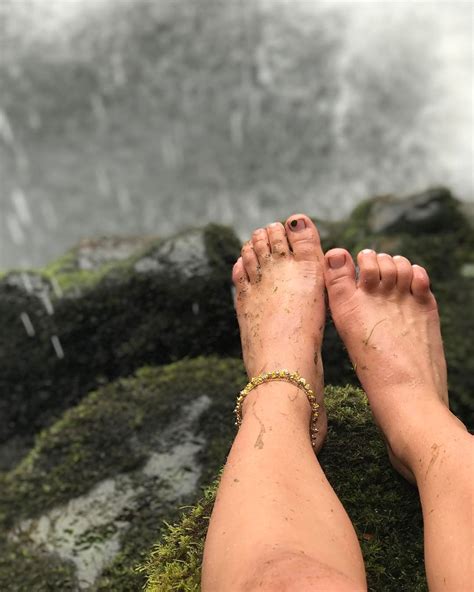 Gina Valentinas Feet