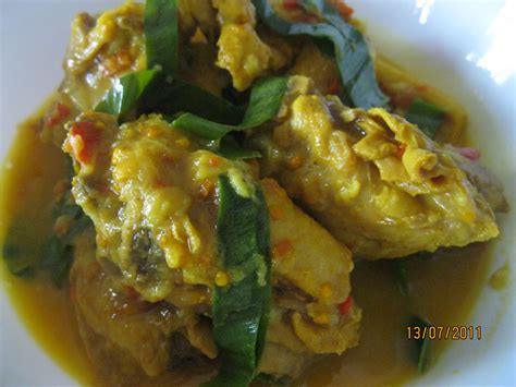 Tapi untuk ikan patin ni dya tambah daun kesum & timun. Dari Dapur Maklong: Ayam Masak Gulai Tempoyak