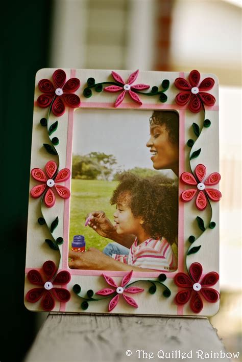 Make sure to pay extra special attention to the food of the party. The Quilled Rainbow: Quilled Photo Frames