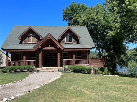 Luxury Log Cabin On The White River In Flippin Ar Cabins For Rent In