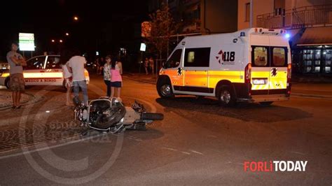 scontro alla rotonda via decio raggi viale risorgimento