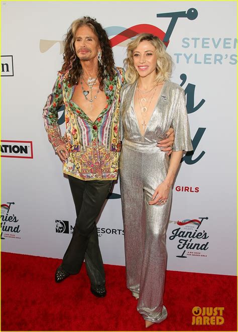 steven tyler and girlfriend aimee preston share kiss at grammy awards viewing party photo